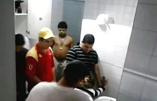 XXX زرق و برق دار کرالا از بالا بر روی پیچ سنگین یک شخص دانلود فیلم های پورن حرام زاده ارگاسم می کند