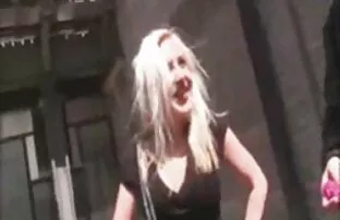 XXX دخترک از چیزهای مختلف گوزن کوهی خود دانلود فیلم پورن خارجی را خوشحال می کند