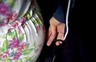 XXX دختر برهنه برای خوردن دانلود فیلم های پورن خروس روی ریسمان نشست