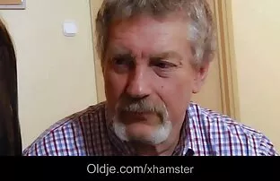 XXX رابطه جنسی در دانلود فیلم های سکسی با کیفیت یک رختخواب جوان